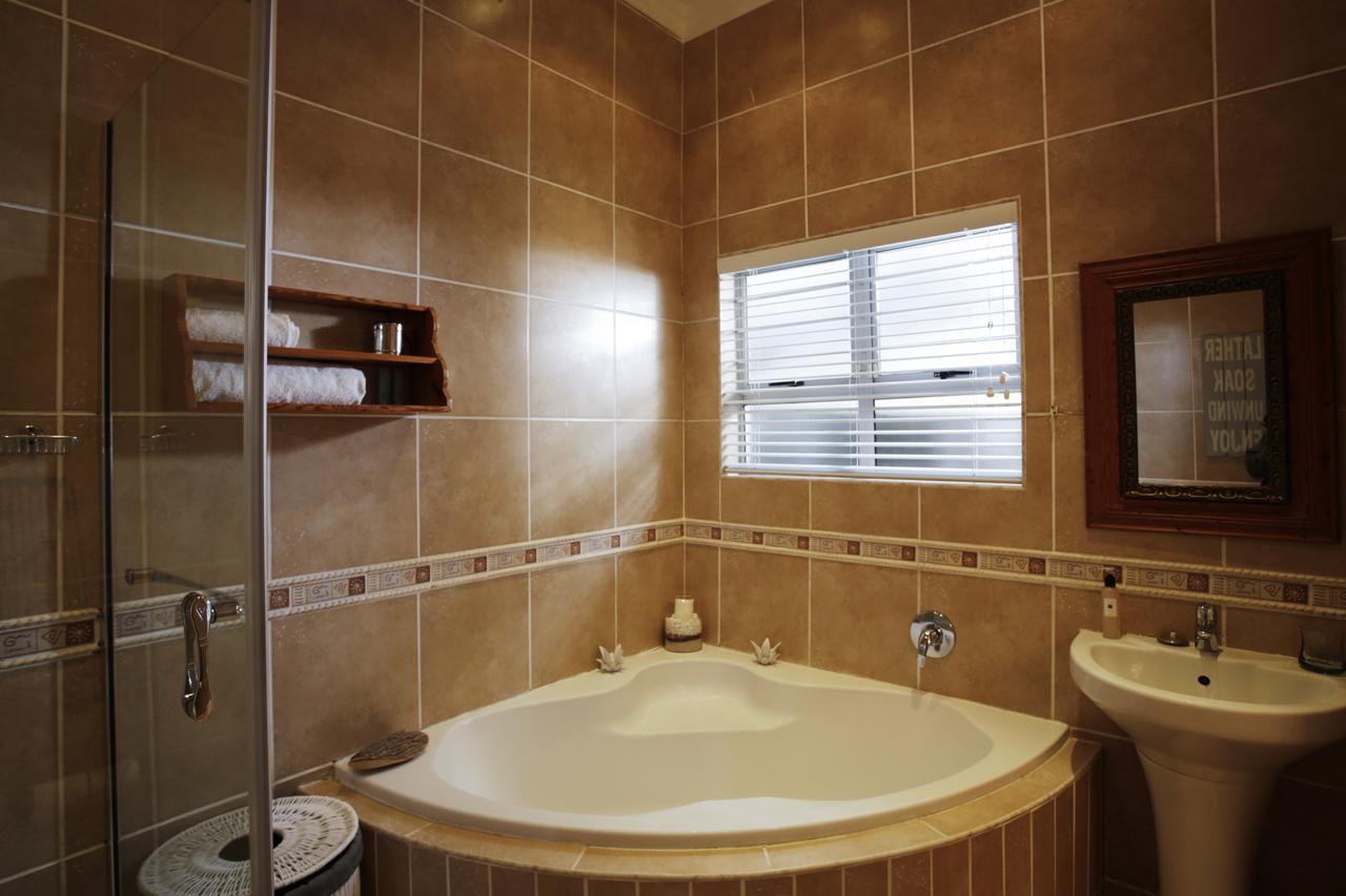 Ocean Hideaway Bed And Breakfast Amanzimtoti Exterior foto